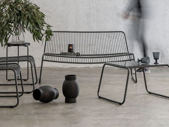 Banc d’extérieur pour terrasse de café