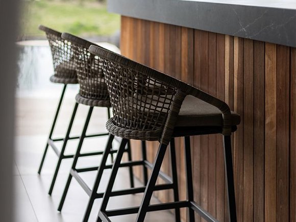 Tabouret de bar commercial avec finition personnalisée