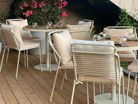 Coussins de mobilier d'extérieur préparés pour une collection de sièges OEM