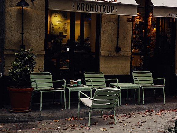 Fauteuil lounge d’extérieur pour terrasse de café